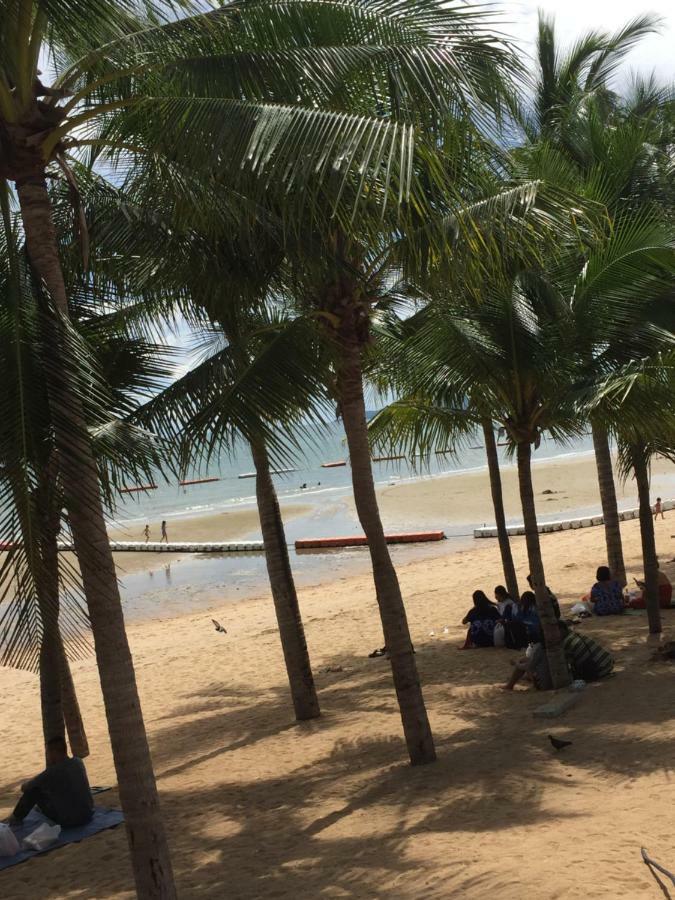 Escobar Guesthouse Haat Jomtien Eksteriør bilde