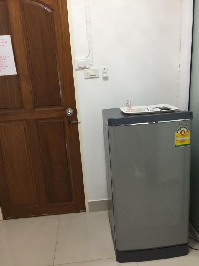 Escobar Guesthouse Haat Jomtien Eksteriør bilde