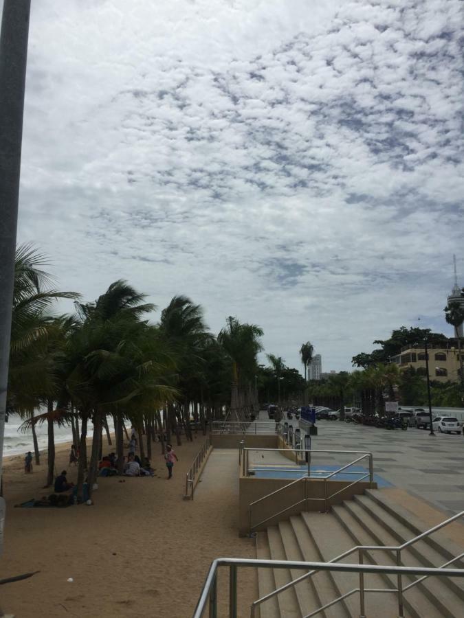 Escobar Guesthouse Haat Jomtien Eksteriør bilde
