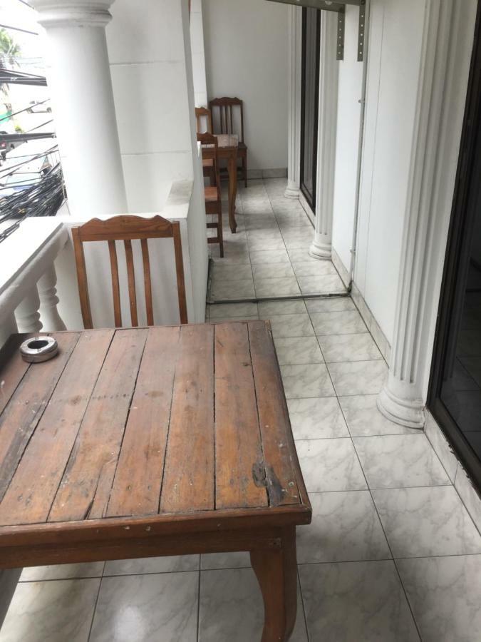 Escobar Guesthouse Haat Jomtien Eksteriør bilde