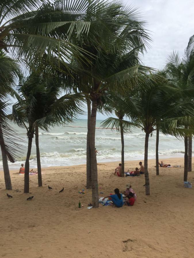 Escobar Guesthouse Haat Jomtien Eksteriør bilde