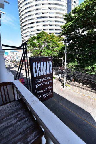 Escobar Guesthouse Haat Jomtien Eksteriør bilde