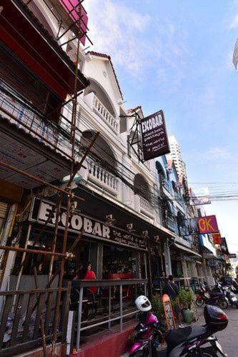 Escobar Guesthouse Haat Jomtien Eksteriør bilde